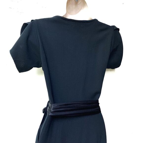 Vintage Diane von Furstenberg “Antoinette” Wool Wrap Dress | Fall Heritage Edit - Picture 12 of 16